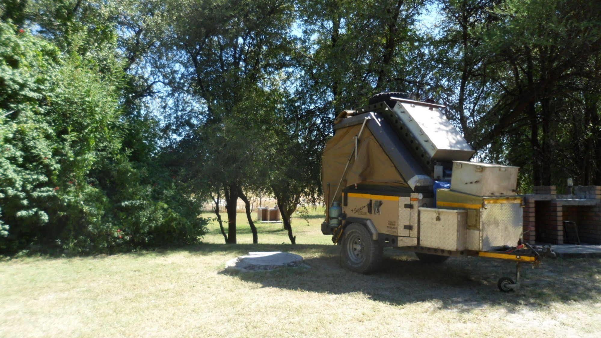 Okavango River Lodge Маун Экстерьер фото