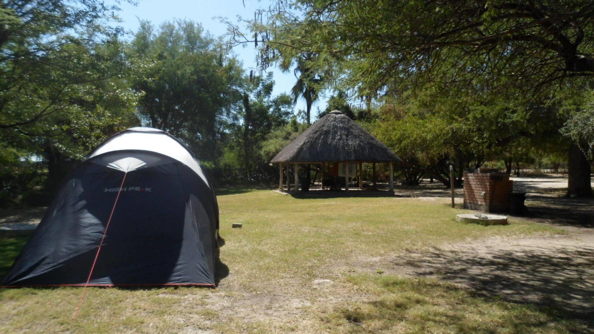 Okavango River Lodge Маун Экстерьер фото