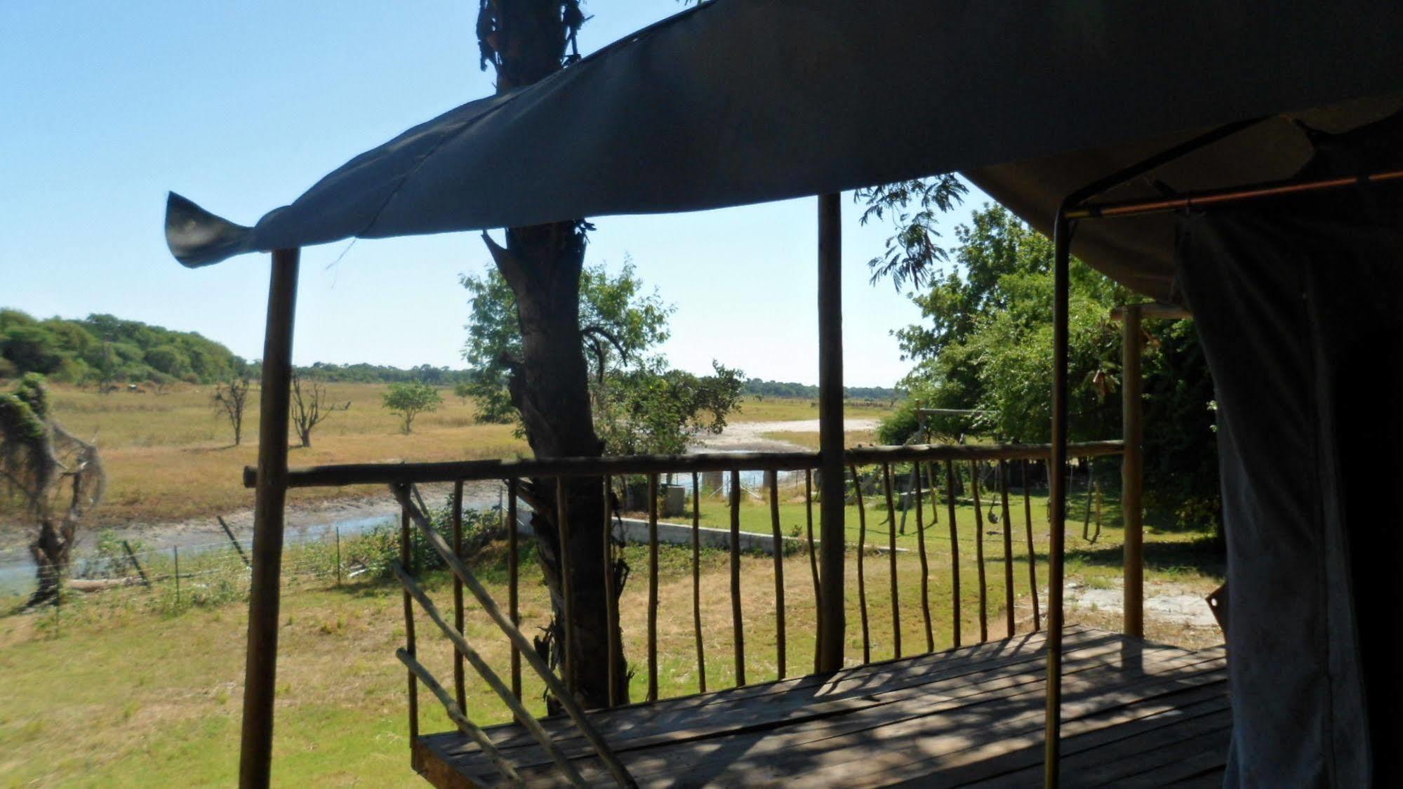 Okavango River Lodge Маун Экстерьер фото